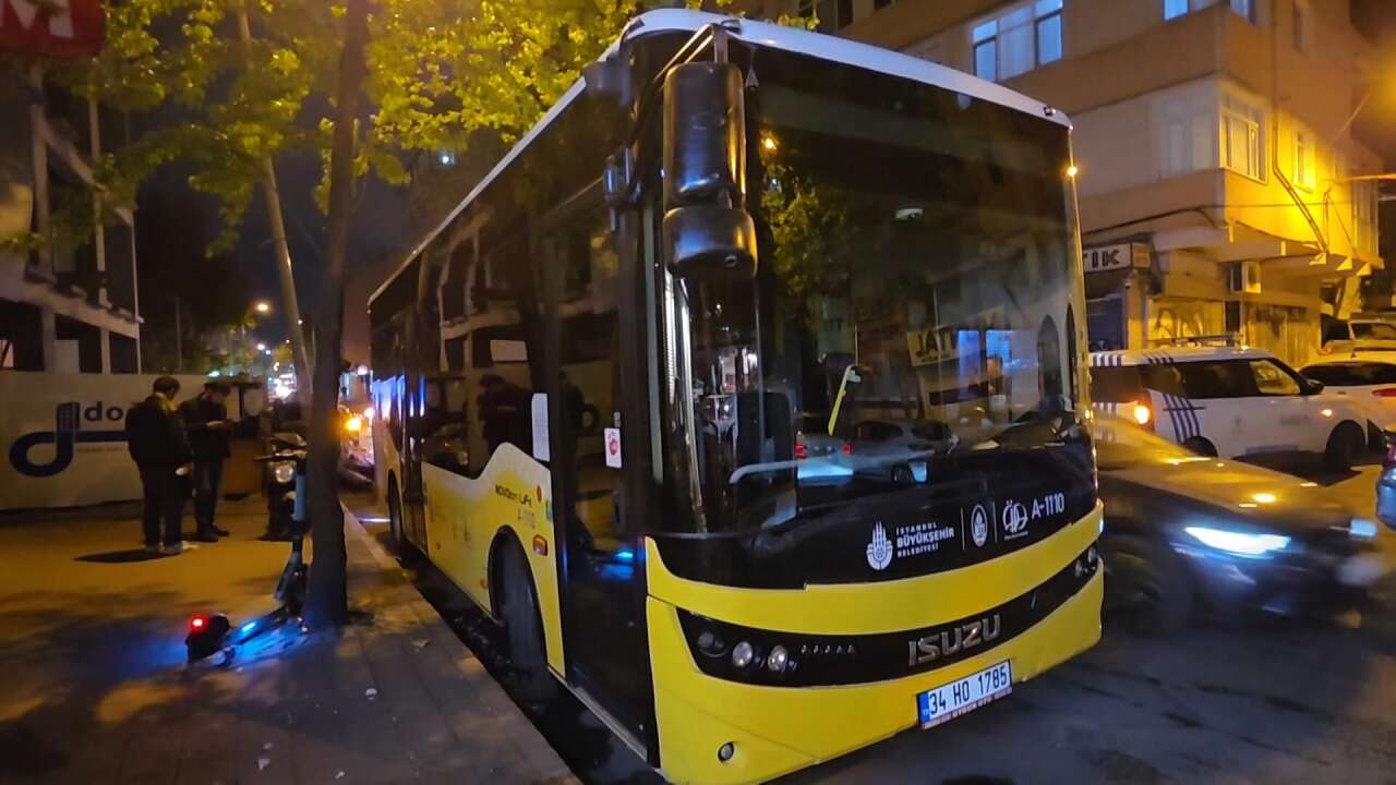 Otobüste korkunç olay! Kadın yolcunun ayağına inşaat demiri saplandı 2